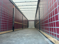 Schmitz Cargobull Semitrailer Curtainsider Standard Hayon 